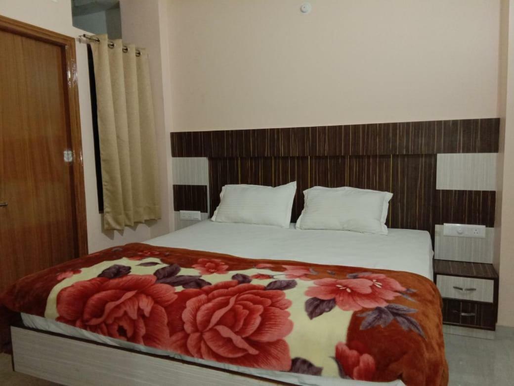 Adb Rooms Hotel De Pal 바라나시 외부 사진